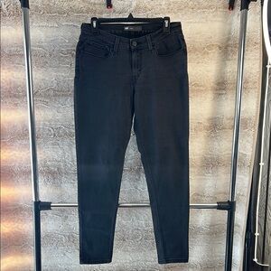 Levi's Black Skinny Jeans with Tapered Fit